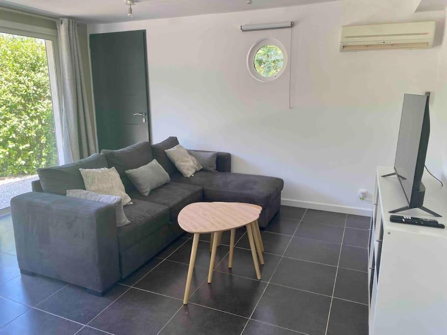 Appartement 2-4 Pers. Piscine, Entre Aix Et Cassis La Destrousse Ngoại thất bức ảnh